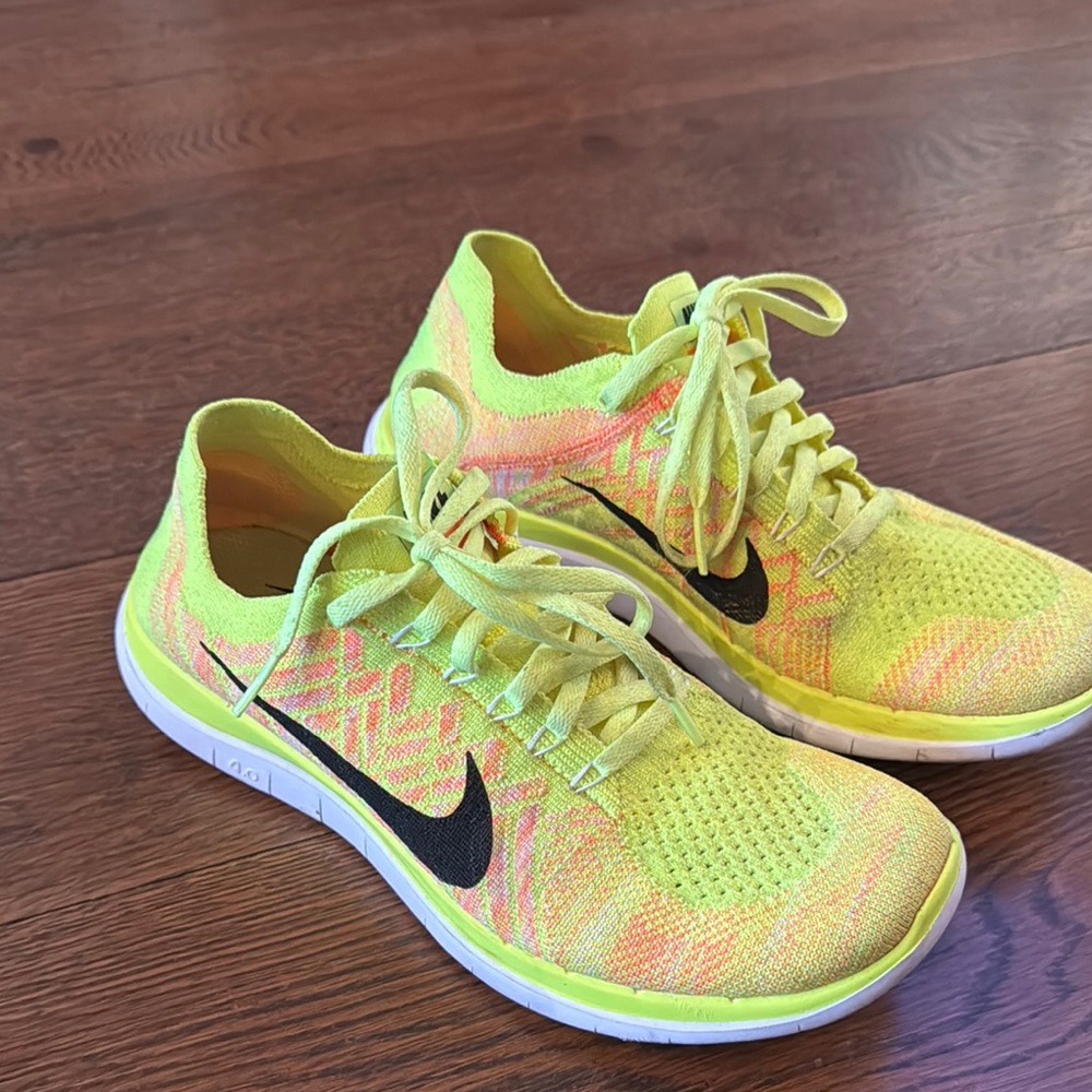 Nike Women’s Barefoot Ride 4.0 Flyknit.  Size 9.5
